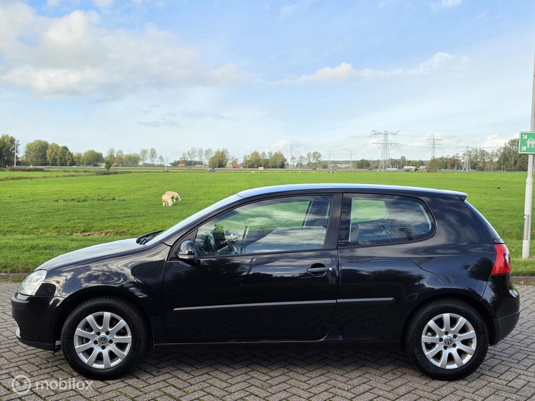 Volkswagen Golf 2.0 FSI Comfortline APK 08-2027!, Auto's, Voorwielaandrijving, Gebruikt, 4 cilinders, Zwart