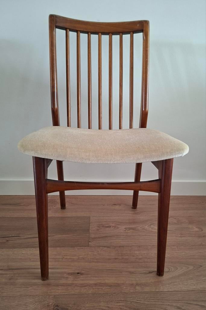 Set van 4 walnoot houten eetkamerstoelen - Jaren '60, Ophalen