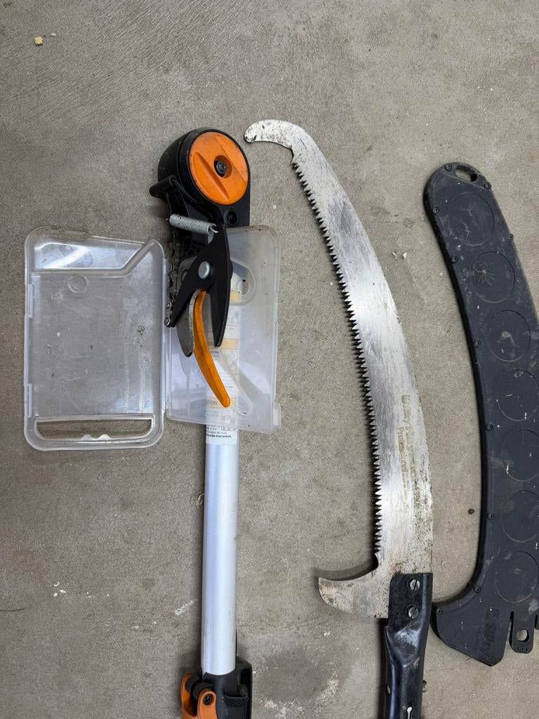Snoeigereedschap voor op hoogte, Ophalen, Gebruikt