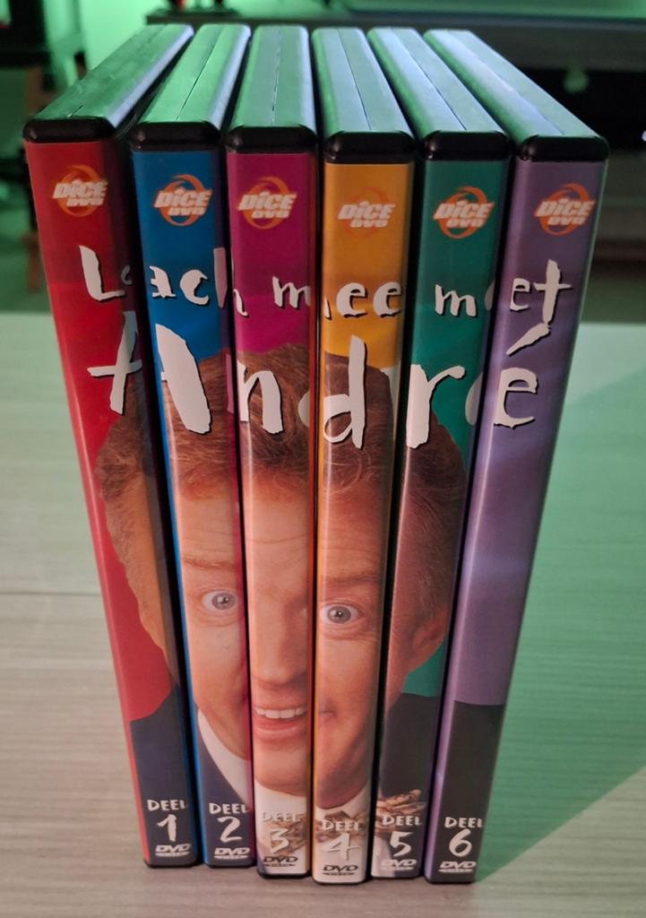 Complete serie lach mee met andre in nieuwstaat, Alle leeftijden, Ophalen of Verzenden, Zo goed als nieuw, Komedie