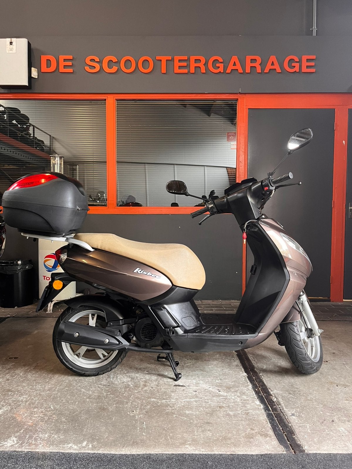 Peugeot kisbee brom 45km 2017, Gebruikt, Overige modellen, Maximaal 45 km/u, 49 cc