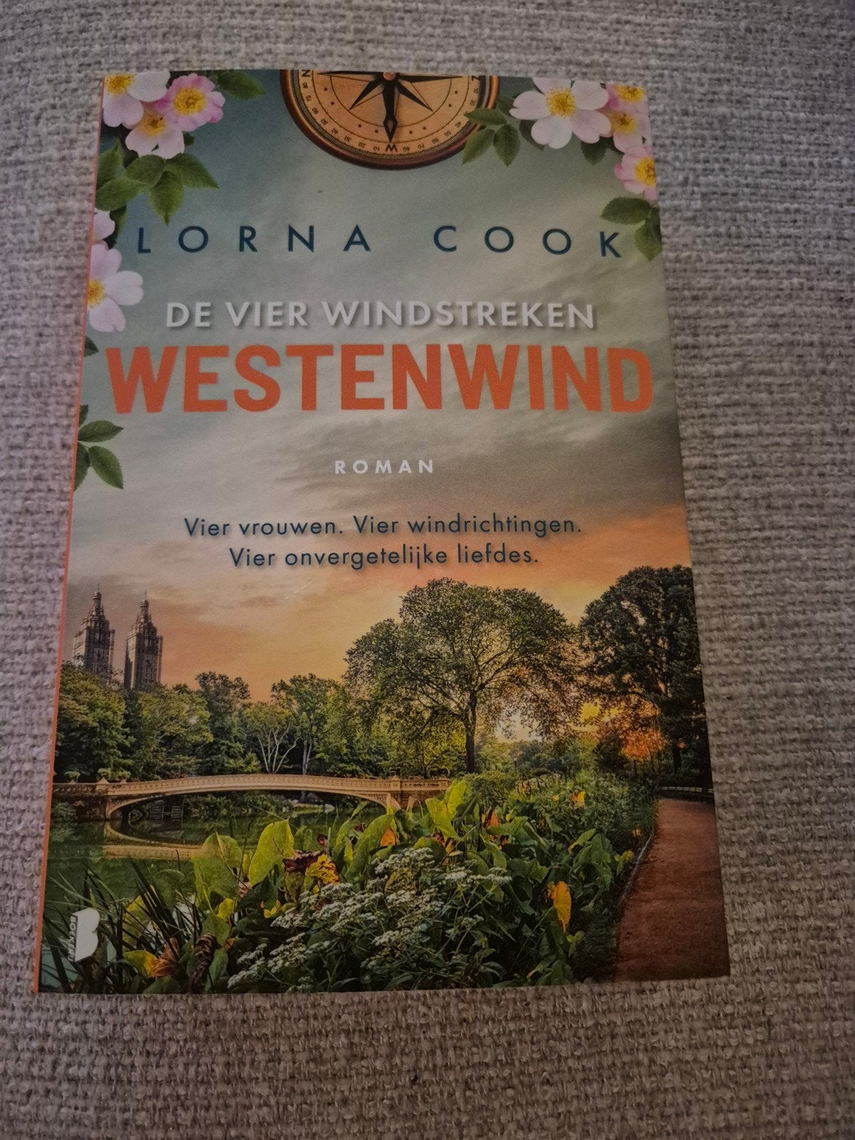 Lorna Cook - De Vier Windstreken: Westenwind (Roman), Ophalen of Verzenden, Zo goed als nieuw, Lorna Cook, Nederland