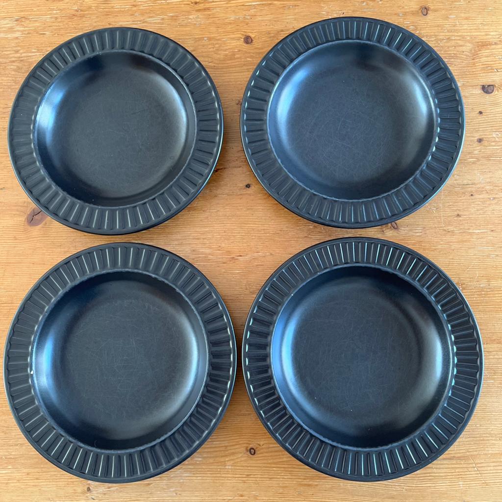 4 Wedgwood Everyday Black & White diepe borden 26 cm, Ophalen, Gebruikt, Porselein, Bord(en)