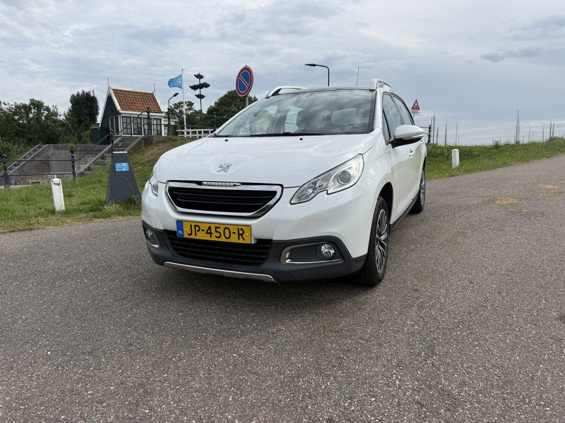 Peugeot 2008 1.2 PureTech Active bj juni2016/distr. vervange, 1199 cc, 82 pk, 770 kg, Origineel Nederlands
