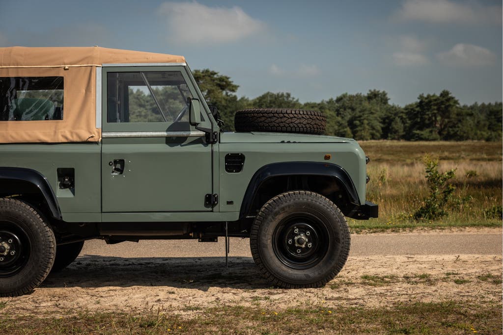 Land Rover Defender 90 benzine 2.5 gerestaureerd Wegenbelast, foto 11