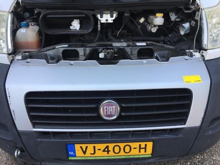 Grille van een Fiat Ducato, Gebruikt, -, -, Fiat