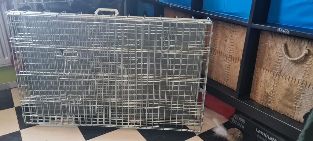 Zeer zware kwaliteit bench, Dieren en Toebehoren, Hondenhokken, Ophalen of Verzenden, Zo goed als nieuw, 75 tot 110 cm, Minder dan 65 cm