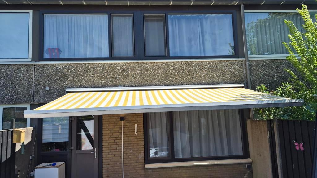 Gebruikt knikarmscherm 5m breed, 3m uitval, Tuin en Terras, Zonneschermen, Ophalen, Gebruikt, 450 cm of meer, Knikarmscherm