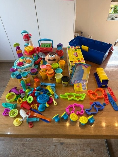 Play-Doh Super Colour Pack met accessoires, Ophalen of Verzenden, Gebruikt, Knutselen