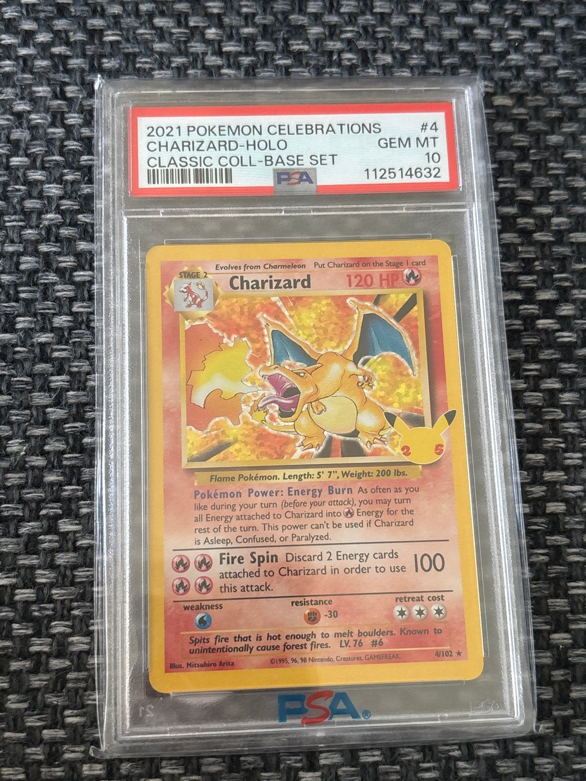 PSA 10 Charizard Holo Celebrations #4 Pokémon Kaart, Ophalen of Verzenden, Zo goed als nieuw, Losse kaart