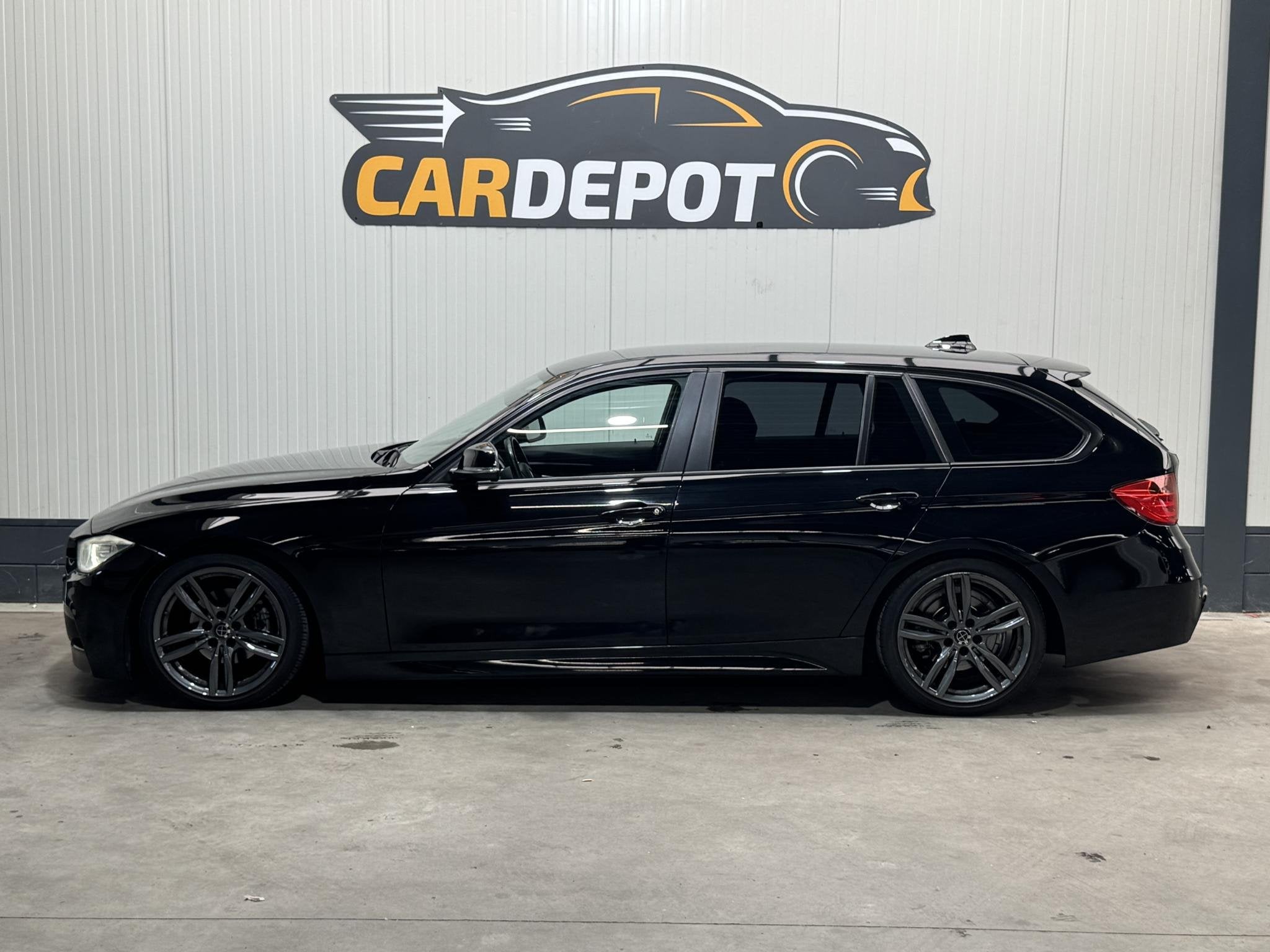 Foto 8 van BMW 3-serie Touring 320d EfficientDynamics Edition High Exec