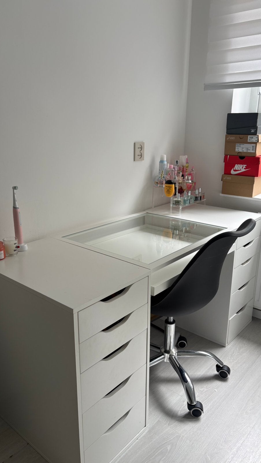 Witte make-up tafel met lades en glazen blad, Huis en Inrichting, Ophalen of Verzenden, Gebruikt