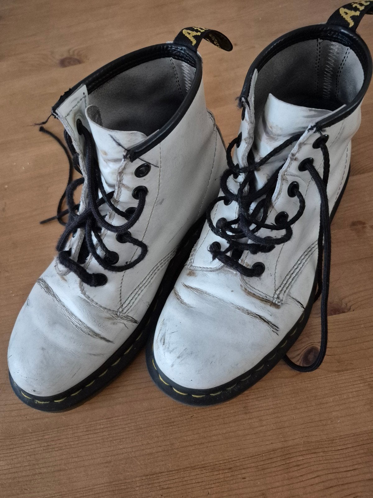 Dr Martens maat 38, veelgebruikt, Wit, Lage of Enkellaarzen, Dr martens, Ophalen of Verzenden