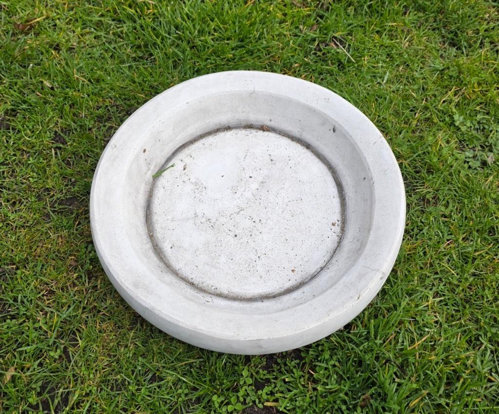 VOGELDRINKSCHALEN / BETON / OPRUIMING, Ophalen, Huis en tuin decoratie Marie, Nieuw, Peize