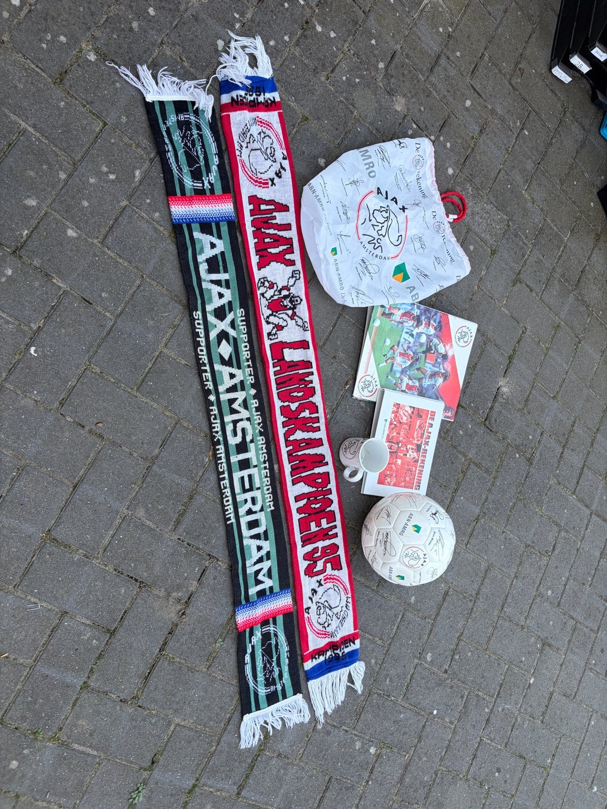 Ajax merchandise 1994-1996: sjaals, bal, mok en meer, Verzamelen, Ophalen of Verzenden, Gebruikt, Ajax, Overige typen