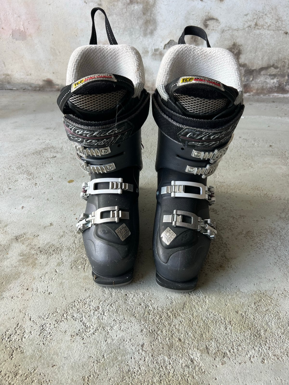 Nordica ski schoenen maat 38/39, Sport en Fitness, Ophalen, Gebruikt, Schoenen, Nordica