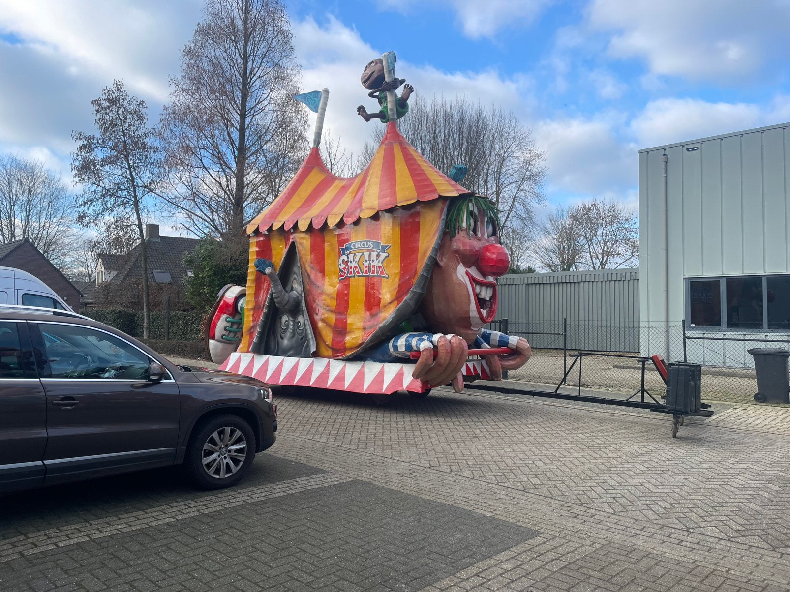 Carnavals wagen, Eén persoon