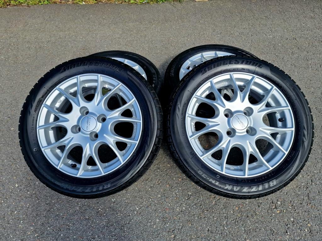 Nieuwe velgen met nieuwe winterbanden 185/55 R15, Auto-onderdelen, Banden en Velgen, 15 inch, Banden en Velgen, Nieuw, 185 mm