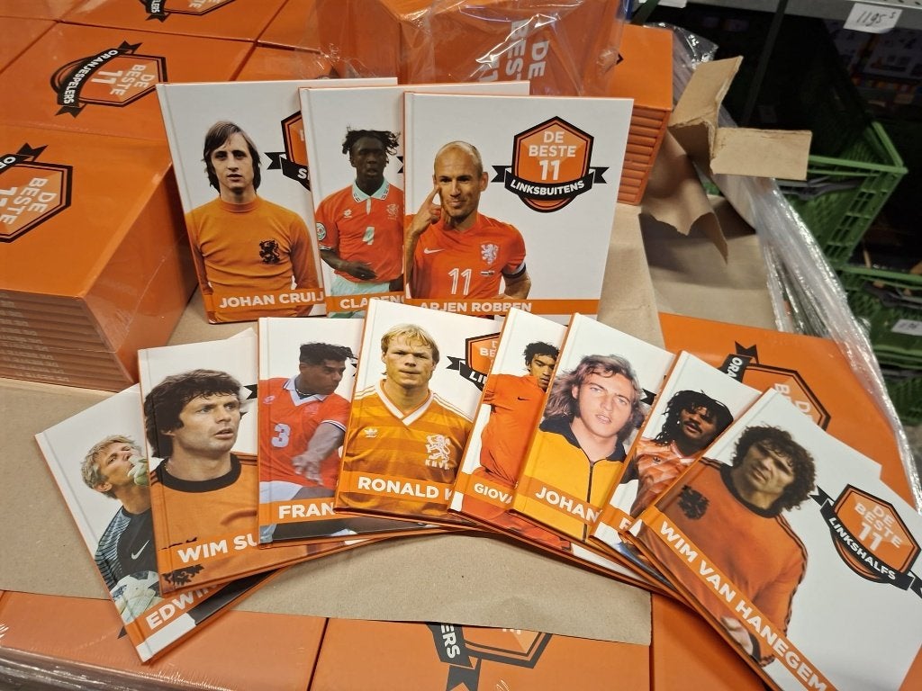 verzamelalbum met 11 beste spelers, Ophalen, Zo goed als nieuw, Nederlandstalig
