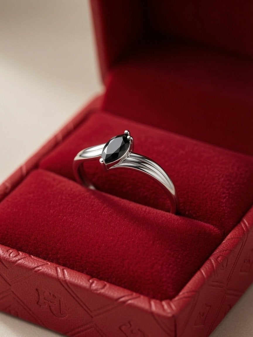 18k Witgouden Ring met Saffier - Maat 17.9, Gebruikt, Wit, Ophalen of Verzenden, 17 tot 18