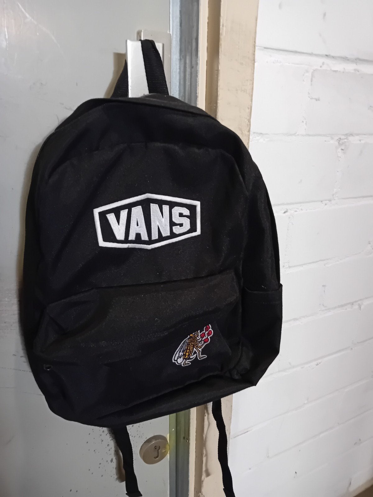 Vans Rugtas Zwart met Bijenpatch, Overige merken, 25 tot 40 cm, Ophalen of Verzenden, Zo goed als nieuw