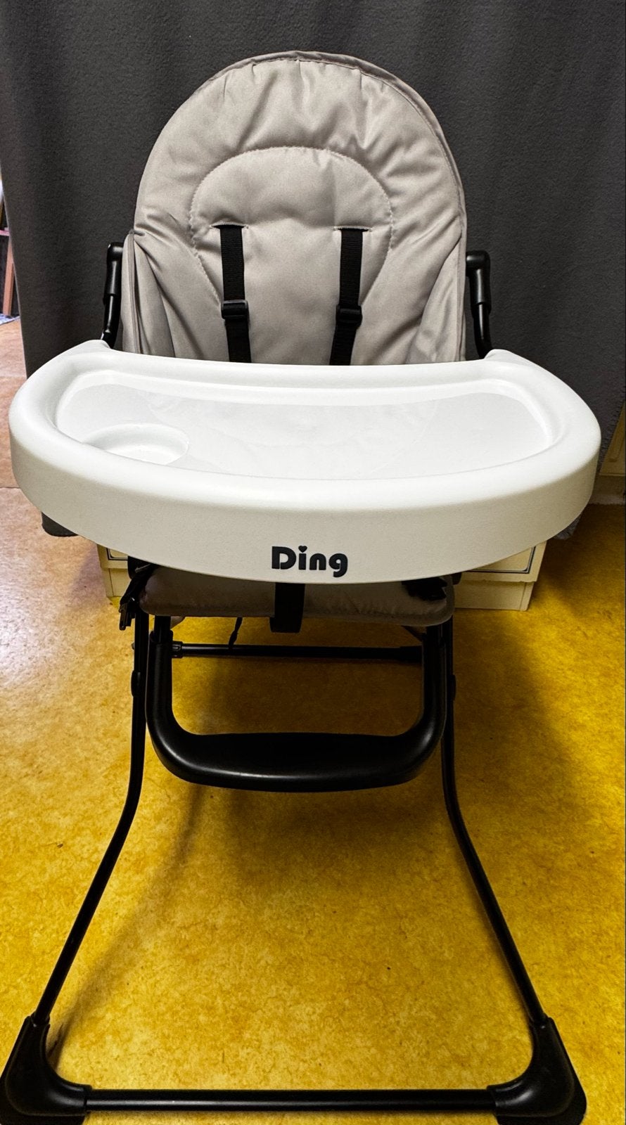 Ding inklapbare kinderstoel met eetblad - Zo goed als nieuw, Kinderen en Baby's, Ophalen, Zo goed als nieuw, Inklapstoel, Afneembaar eetblad