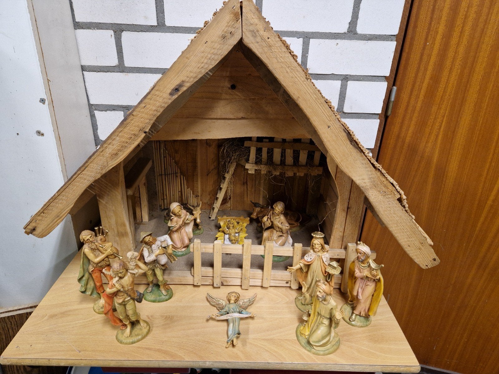 grote houten kerststal kunststof beeldenset 12 delig 18cm Ho, Ophalen, Gebruikt