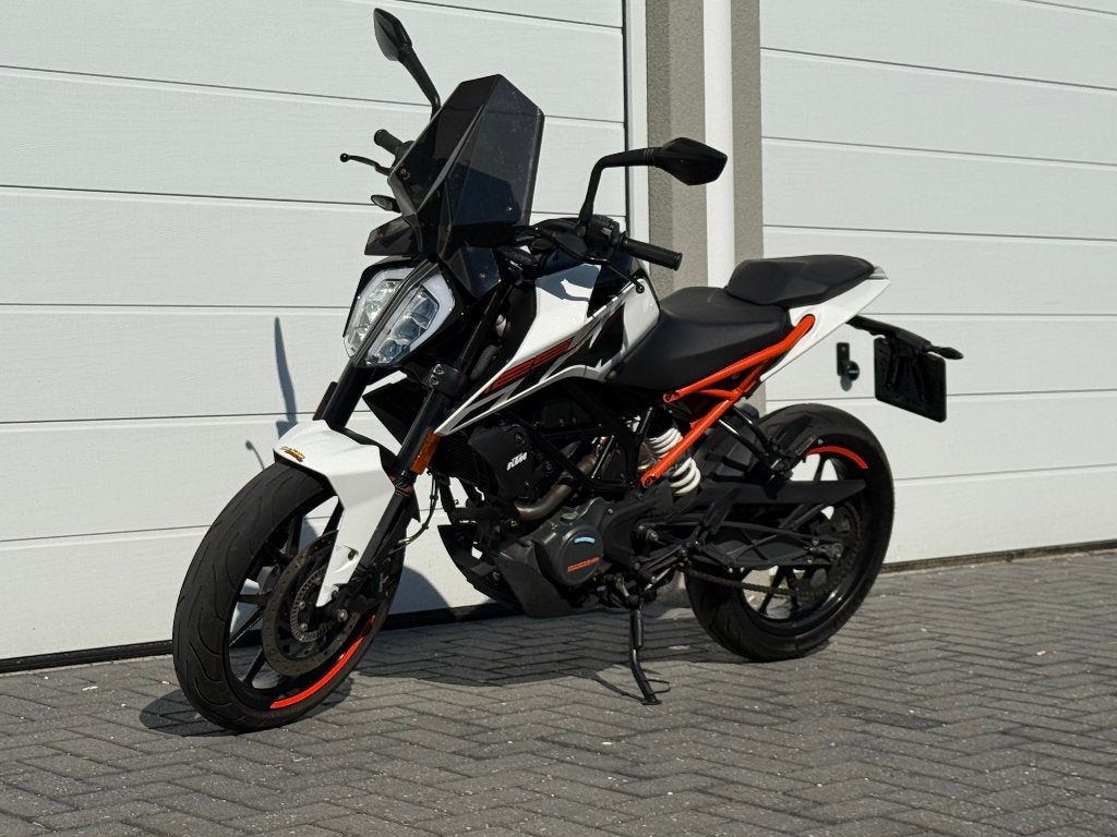 KTM Duke 125 uit 2021 | A1 | ZEER NETTE STAAT | ABS, Motoren, Motoren | KTM, LED Verlichting, 125 cc, 11 kW of minder, Handgeschakeld