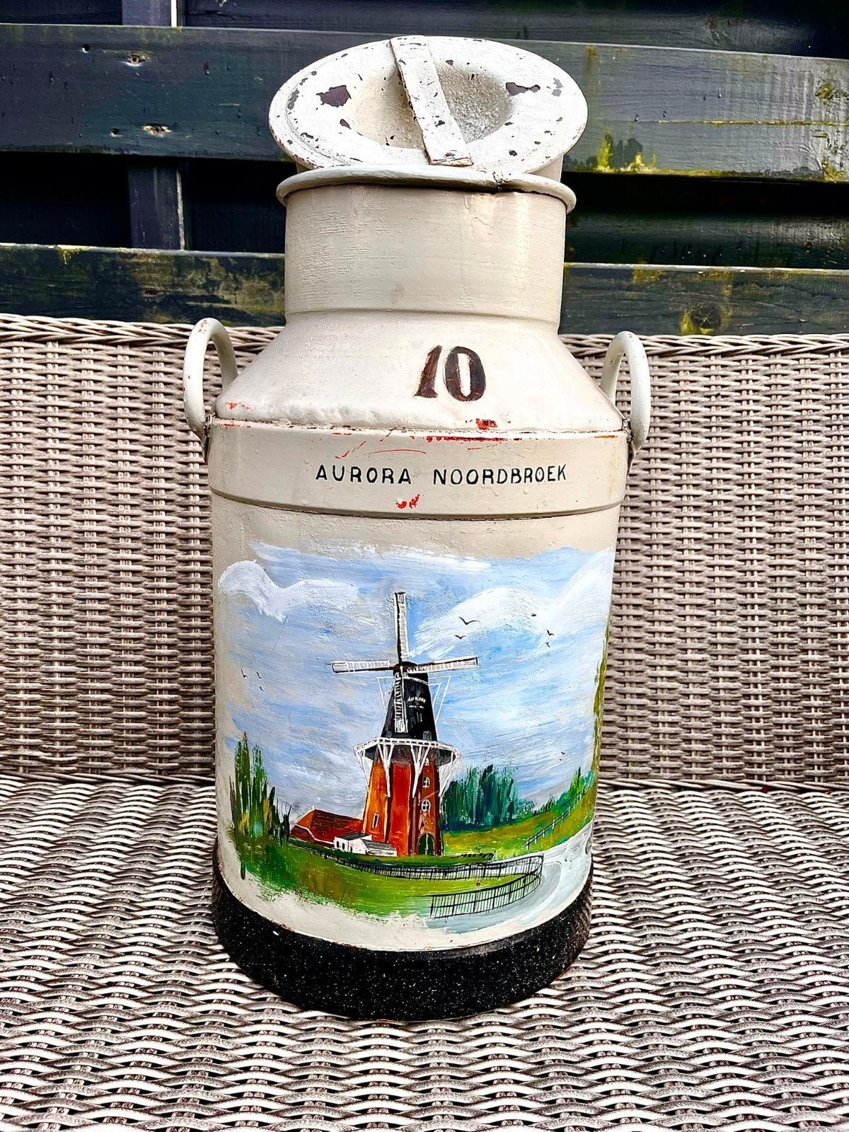 Handgeschilderde melkbus met molen en landschapp, Ophalen