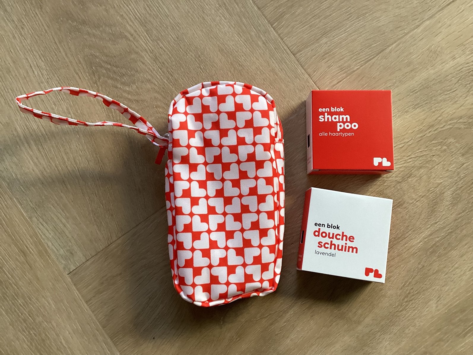 Reistasje met doucheschuim & shampoo NIEUW, Sieraden, Tassen en Uiterlijk, Toilettassen, Ophalen of Verzenden, Nieuw, Heer of Dame