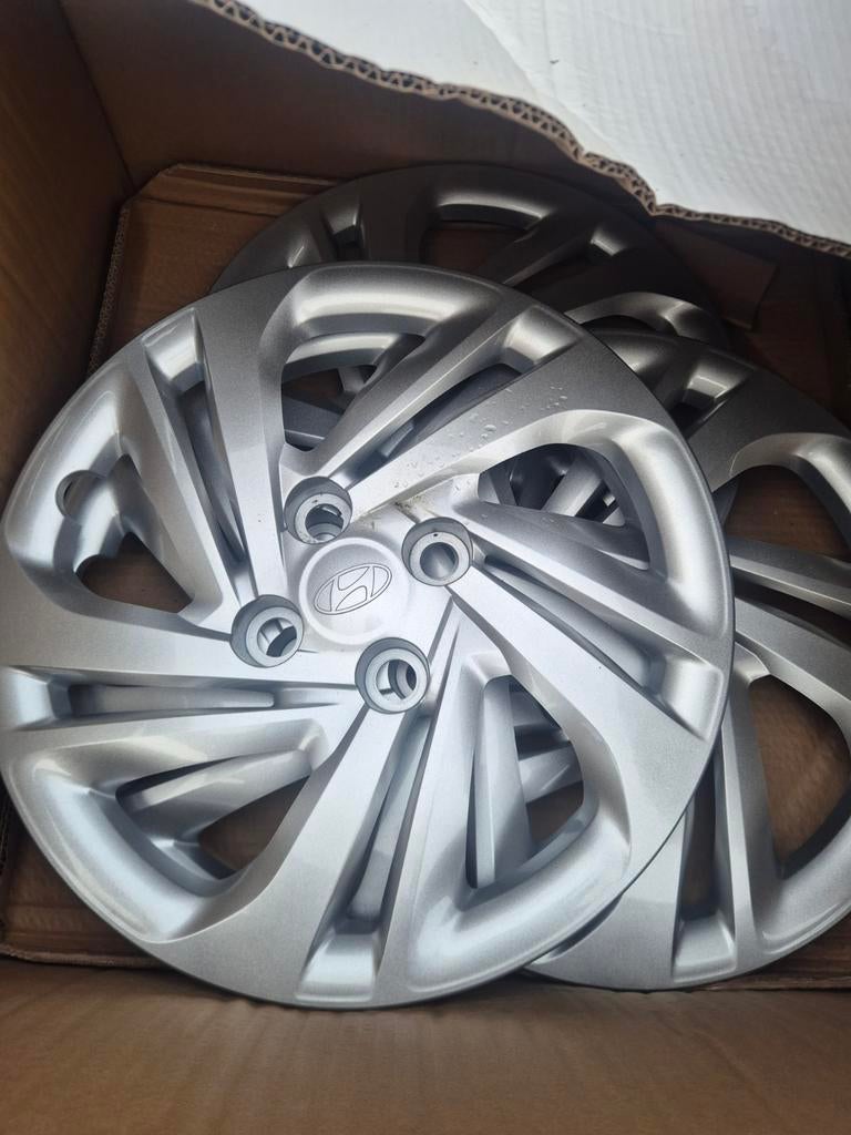 Seerdoppen wiel en Stalen velgen 14 inch - Nieuw hyundai i10, Ophalen of Verzenden, Nieuw
