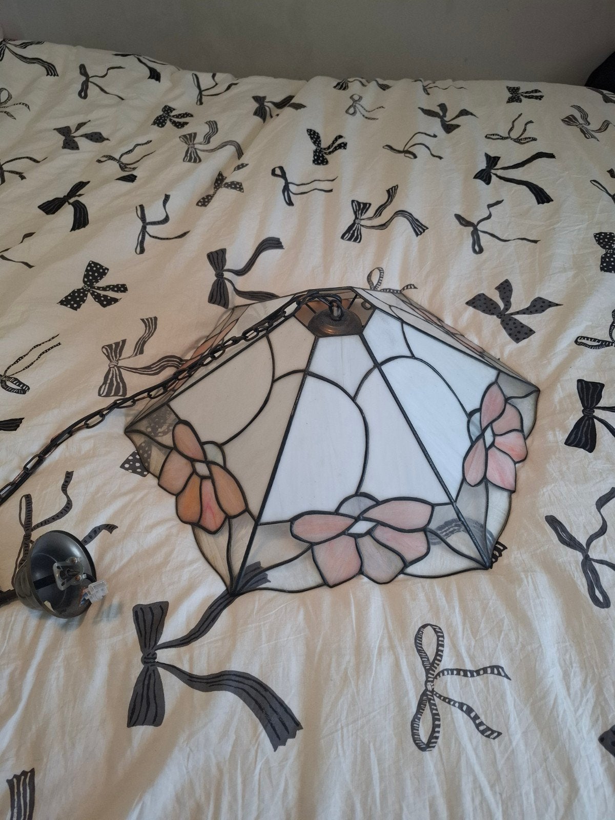Tiffany Stijl Plafondlamp met Roze Bloemen, Ophalen of Verzenden, Gebruikt, Glas, Tiffany, Art Deco, Vintage