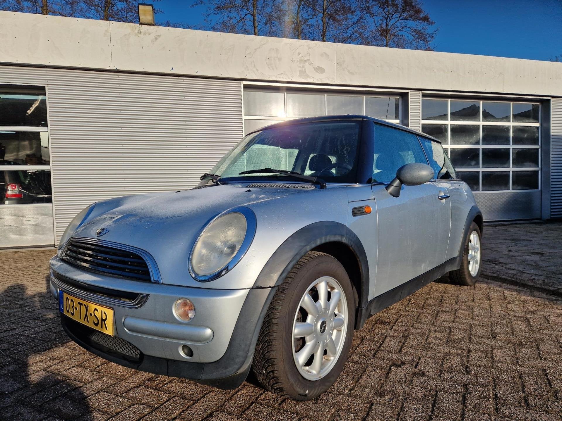 Mini Mini 1.6 One Salt, Voorwielaandrijving, Gebruikt, Zwart, 4 cilinders