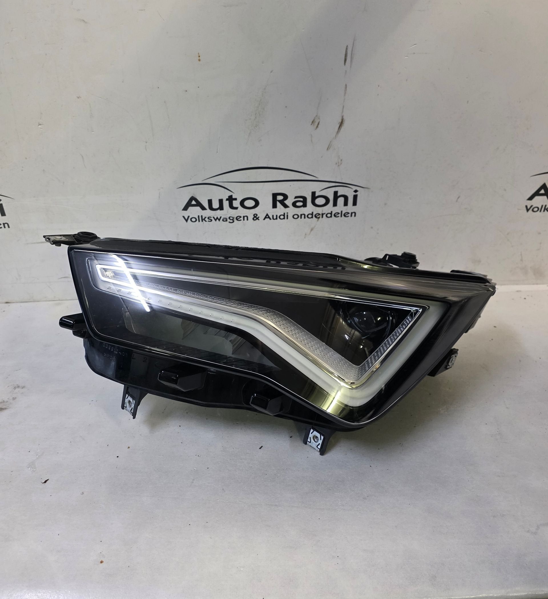 SEAT ATECA FACELIFT VOL LED KOPLAMP LINKS 576941031B, Gebruikt, -, -, Ophalen of Verzenden