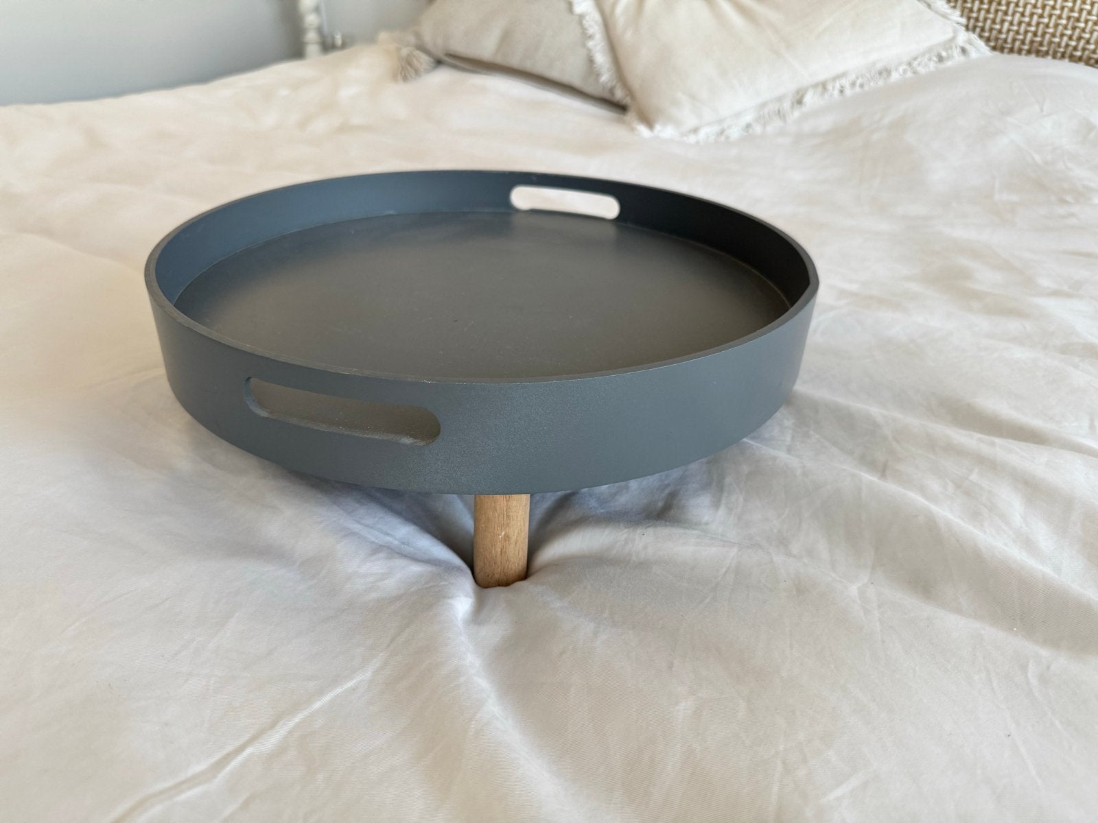 Gusta bedtafel/dienblad - Grijs met houten pootjes, Hout, Ophalen of Verzenden, Zo goed als nieuw, Modern