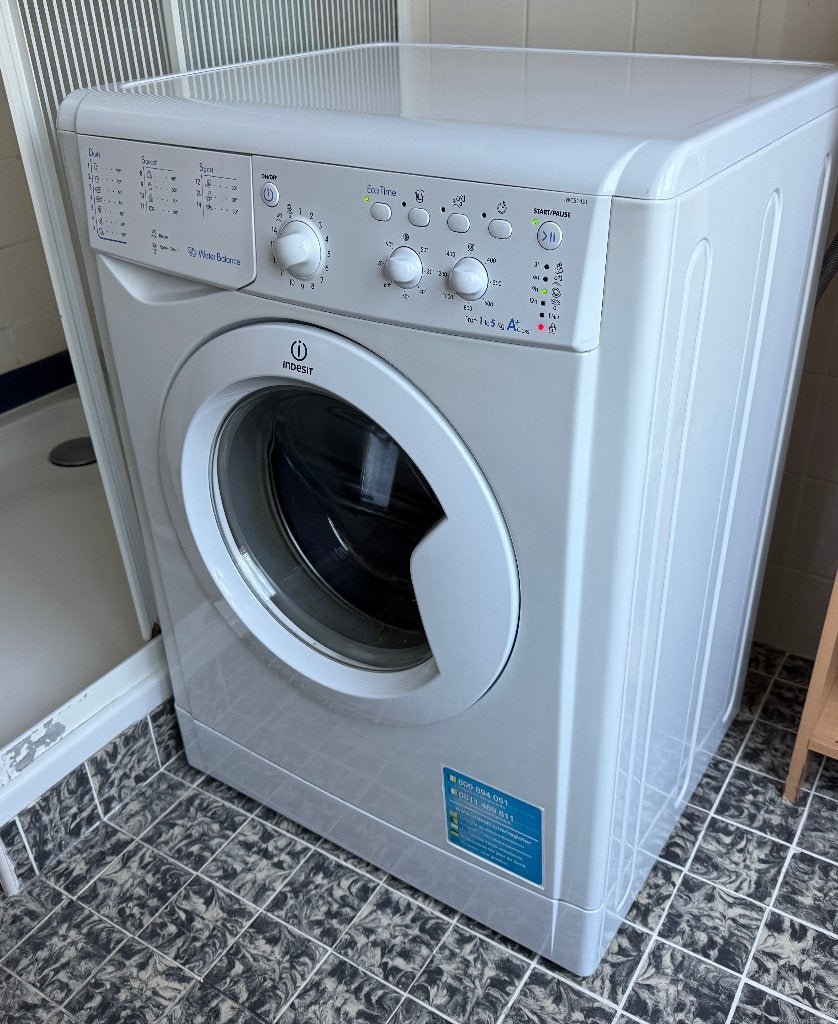 (Ophaler waarschijnlijk gevonden) Indesit IWC 51451, Ophalen, 1200 tot 1600 toeren, Gebruikt, 4 tot 6 kg