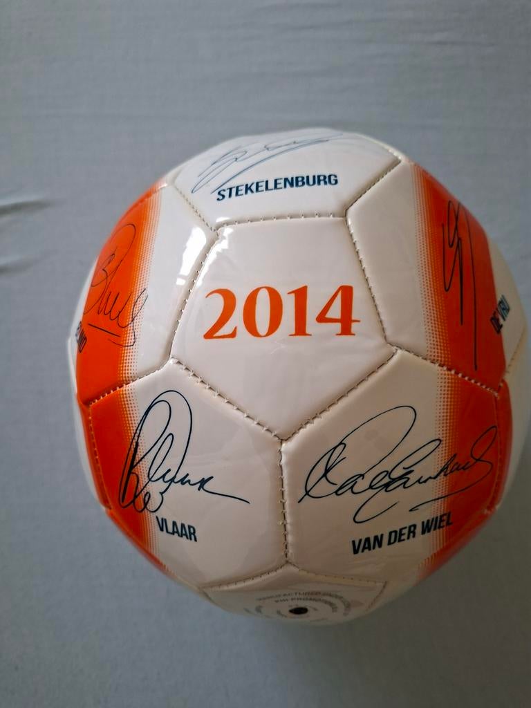 Nieuwe voetbal EK 2014 gesigneerd., Sport en Fitness, Voetbal, Maat XL, Ophalen, Bal