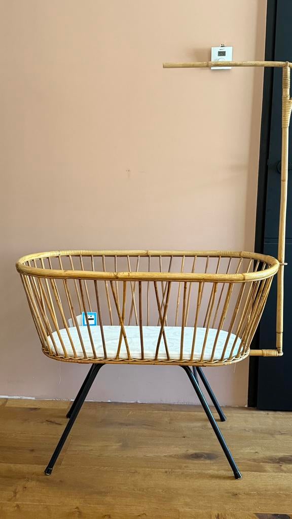 Vintage rotan baby wieg, Ophalen, Zo goed als nieuw, Wieg