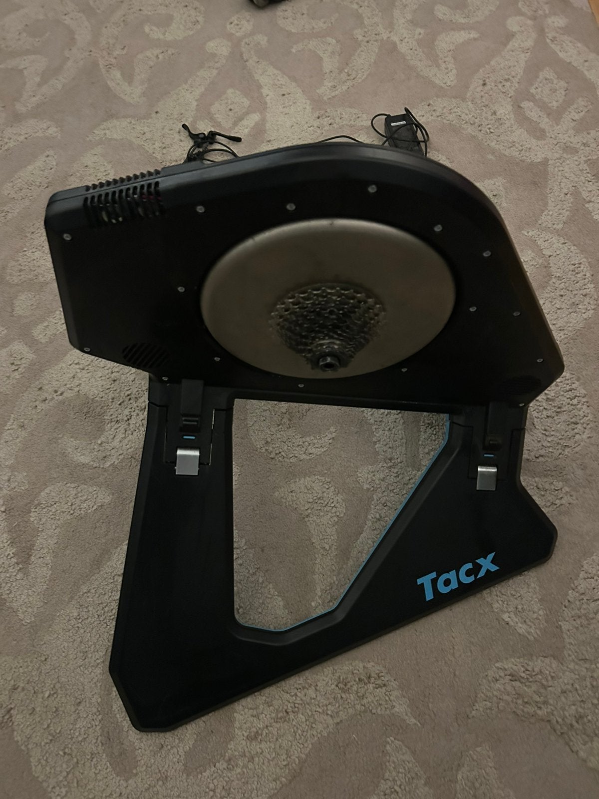 Tacx Neo 2 Smart Fietstrainer, met cassette, Sport en Fitness, Ophalen of Verzenden, Zo goed als nieuw
