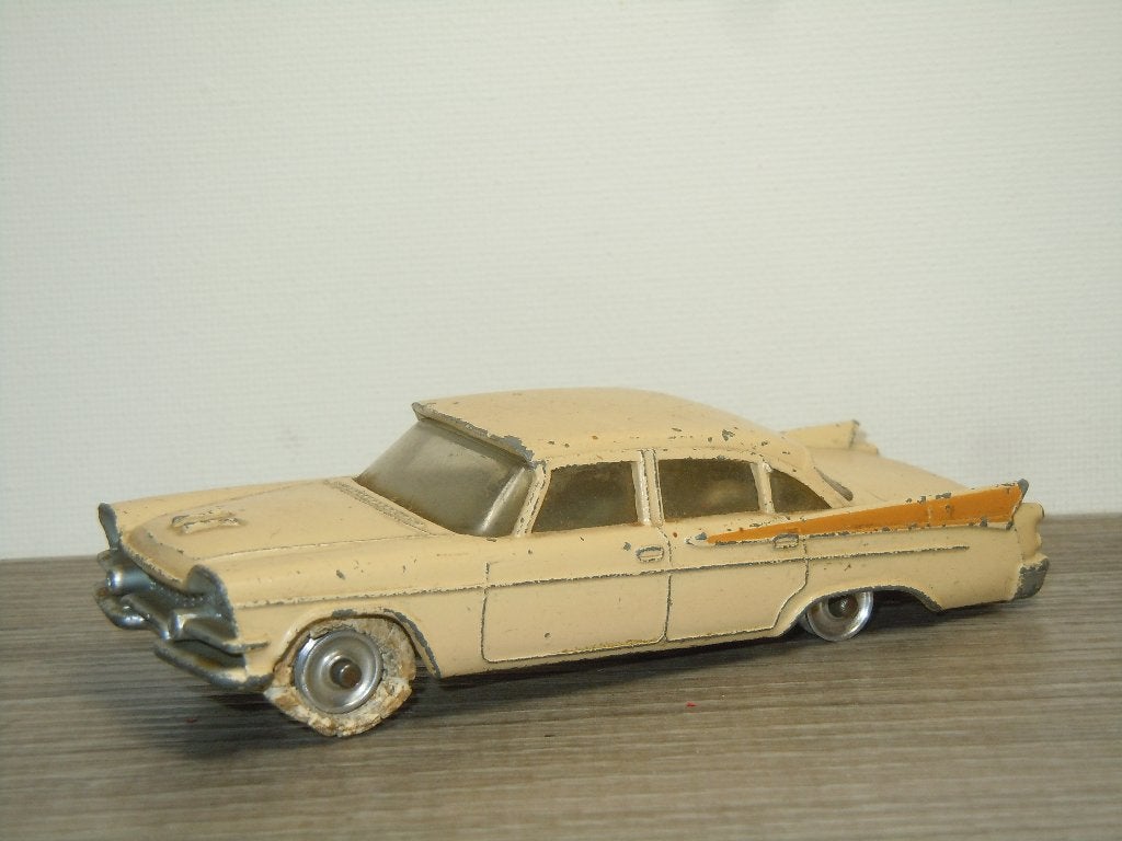 Dodge Royal Sedan - Dinky Toys 191 England, Hobby en Vrije tijd, Modelauto's | 1:43, Gebruikt, Engeland, Auto, Verzenden