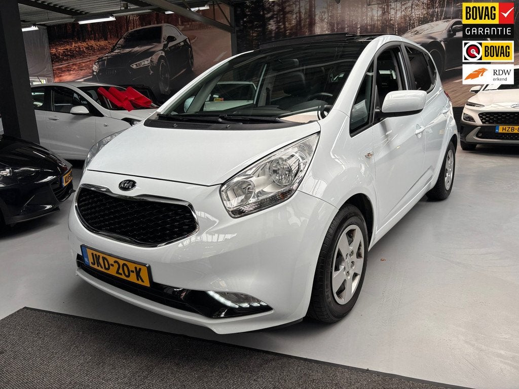 Kia VENGA 1.4 CVVT DynamicLine /Panorama Dak / Camera, Auto's, Voorwielaandrijving, Gebruikt, 4 cilinders, Leder en Stof