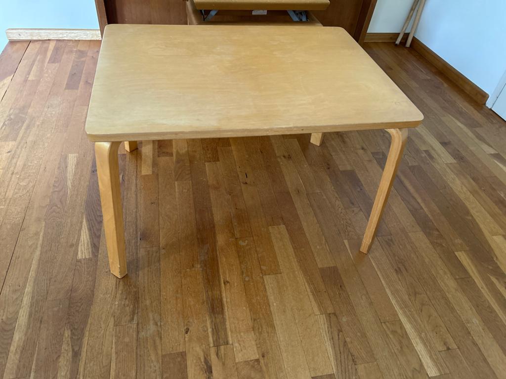 Kindertafel hout 80x60x50 cm - Stevig en Compact, Kinderen en Baby's, Kinderkamer | Tafels en Stoelen, Ophalen, Gebruikt, Tafel(s)