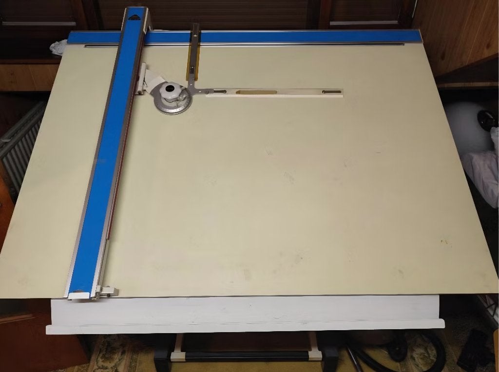 Tekentafel / in hoogte verstelbare werktafel / hobbytafel, Doe-het-zelf en Verbouw, Ophalen, Gebruikt, 150 tot 170 cm