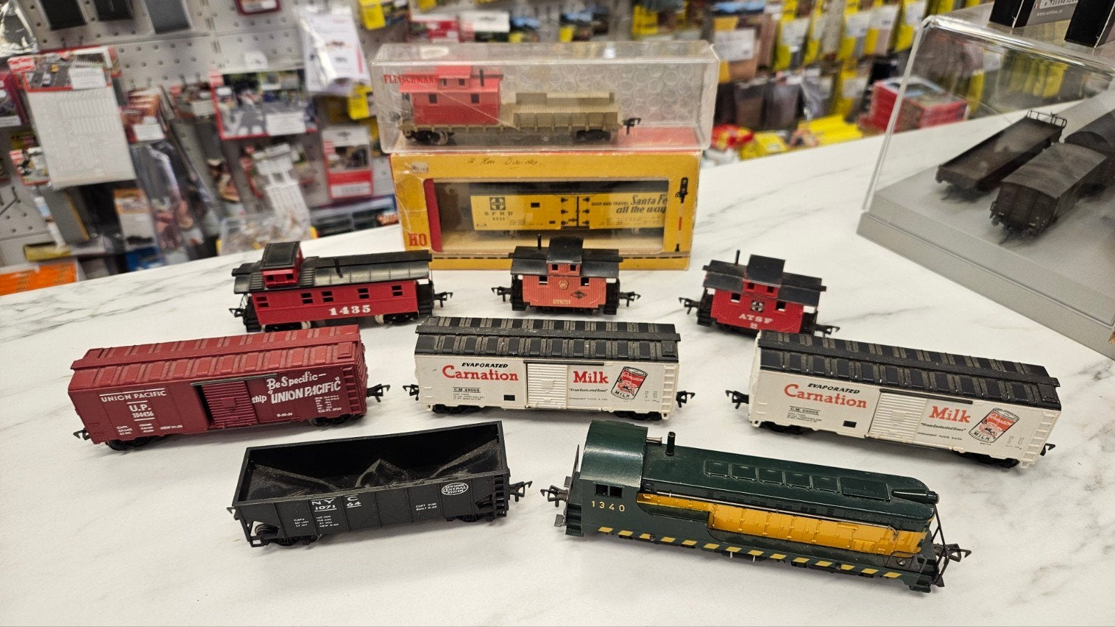 Fleischmann analoog USA locomotief 1340 met 9 goederenwagons, Gebruikt, -, Fleischmann, -