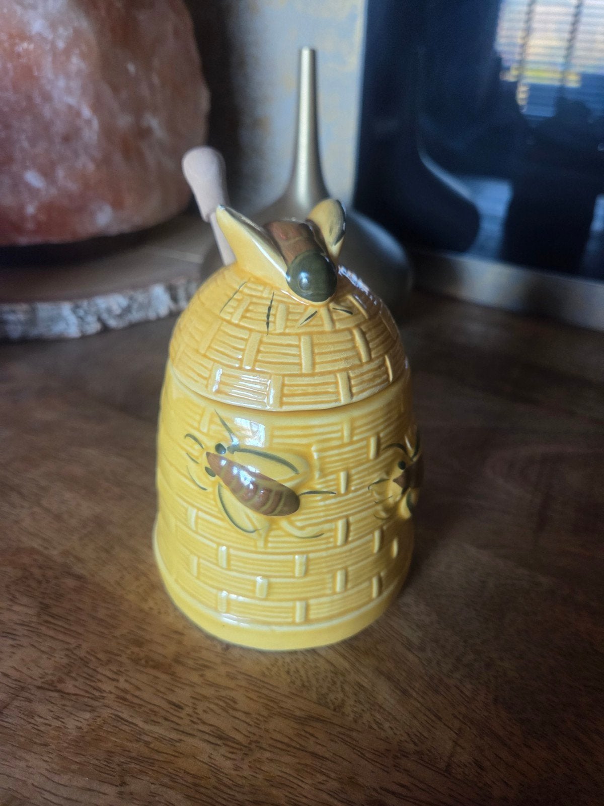 Honingpot in de vorm van een bijenkorf met lepel, Gebruikt, Verzenden, Landelijk, Steen/keramiek