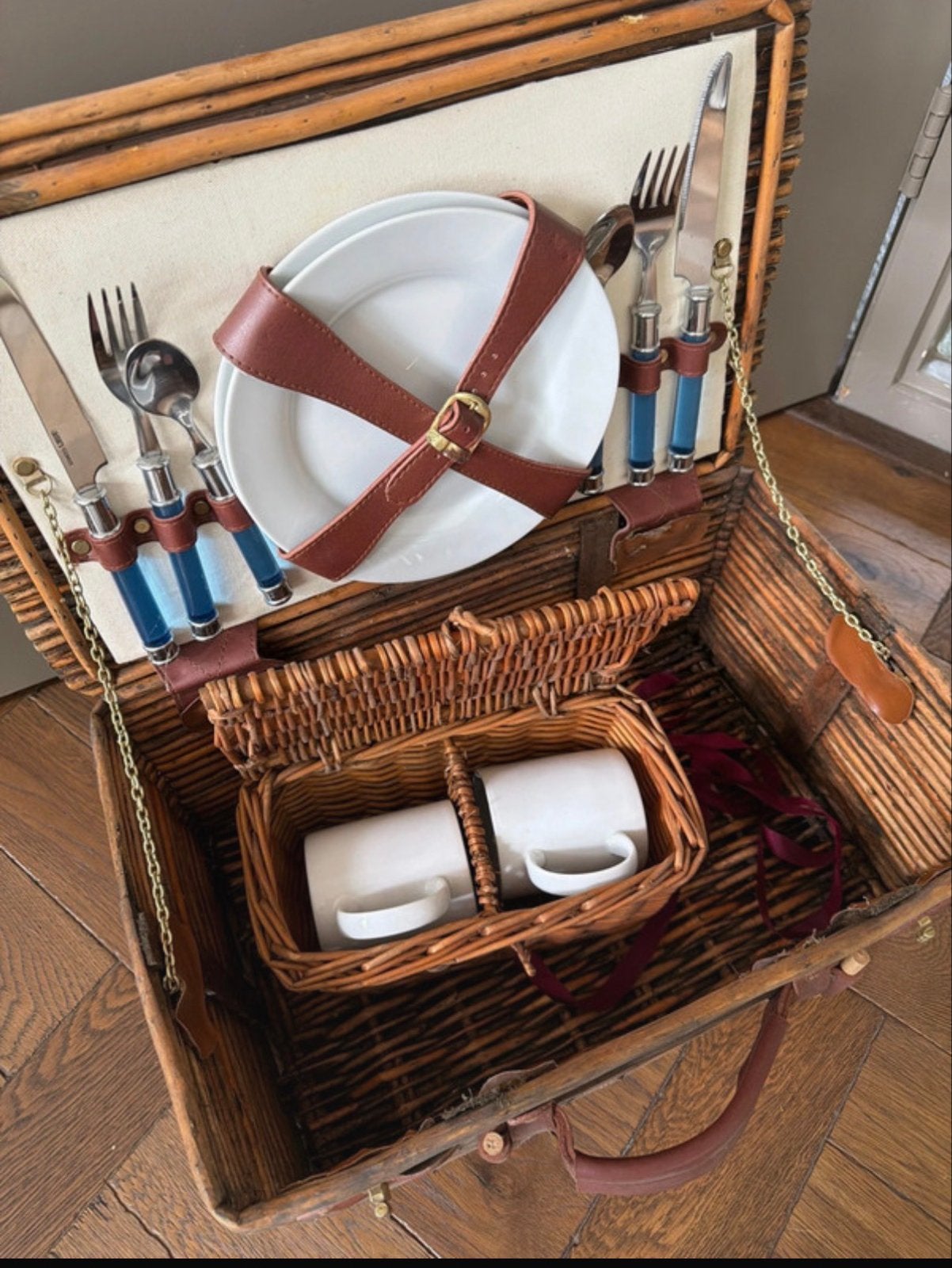 Vintage picknickmand met servies en bestek, ongebruikt, Ophalen of Verzenden, Zo goed als nieuw