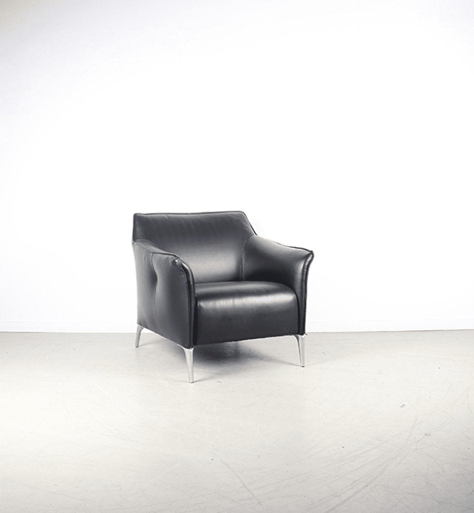 Leolux Mayon Fauteuil Zwart Leer + Hocker, Niet ingevuld, Zo goed als nieuw, Niet ingevuld, Niet ingevuld