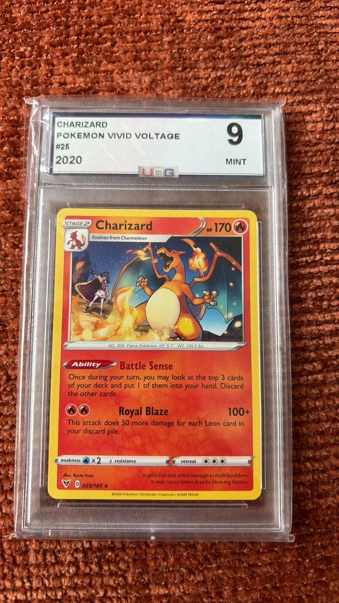 Charizard vivid voltage grade 9, Verzenden, Zo goed als nieuw