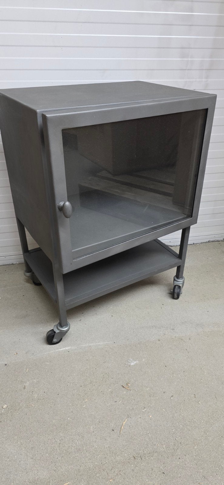 Industriële kast 50,5cm op wielen met rem - Metaal en glas, Ophalen, Gebruikt
