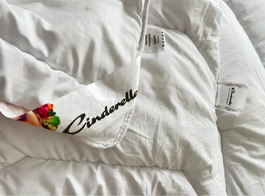 Cinderella Jive 4-seizoenen dekbed 240x220, Huis en Inrichting, Slaapkamer | Beddengoed, Zo goed als nieuw, Deken of Dekbed, Wit